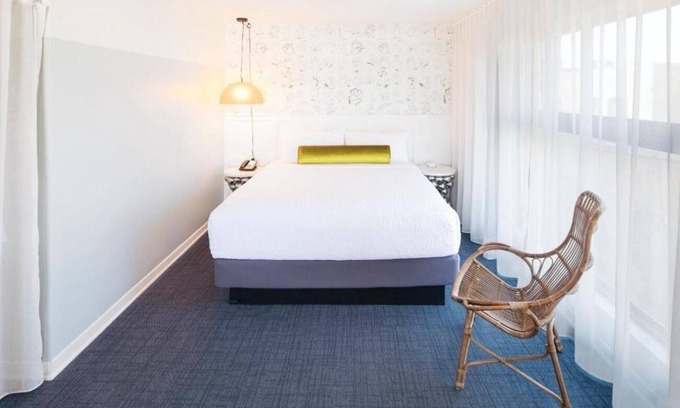 Venice Hotel | Escape in Venice | Kitchen | Balcony | Rooftop Lounge | Free Breakfast