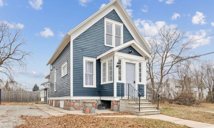 Marinette House | Escape to Beautiful Marinette
