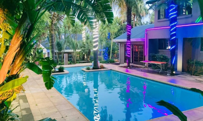 Greater Johannesburg Metropolitan Area House | Escape to Paradise. Your Tranquil Oasis Getaway to Relax & Recharge Awaits You!