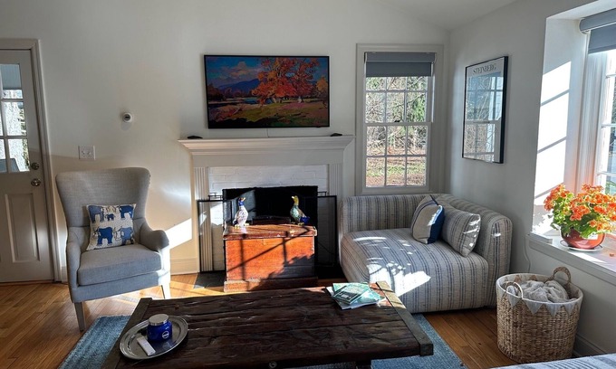 Weston Cottage | Escape to 'River Cottage. Ready for hiking, fishing, or a peaceful break?