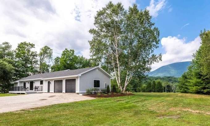 Manchester Center House | Escape to The Clyde’s View Hideaway in Manchester, Vt. New Home 3 Bed 2 Bath