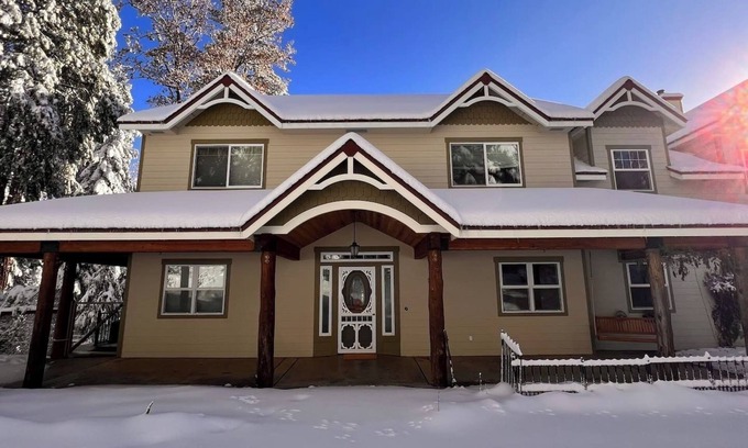 Alta House | Escape to the Woods, Lux & Fun!