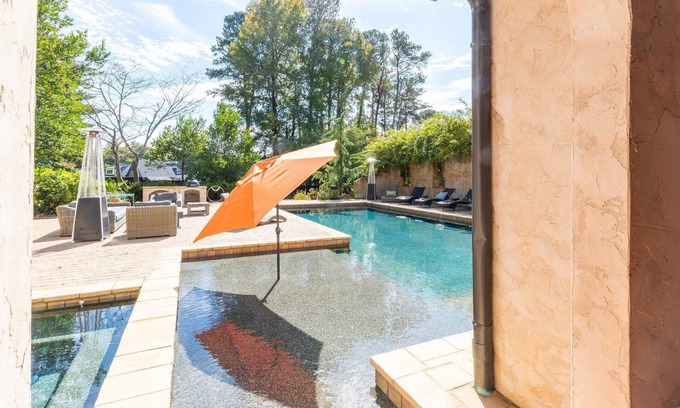 Marietta House | Escape to Villa Flora: 15% Off thru Oct!