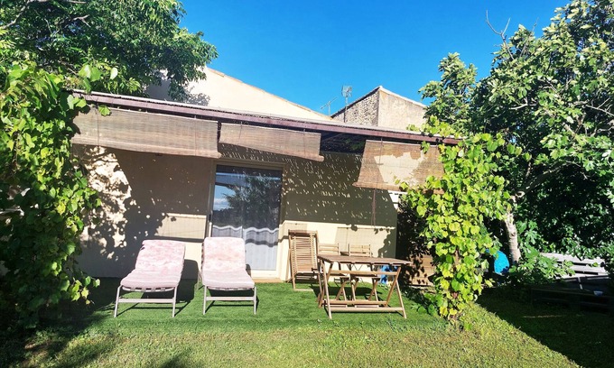 Souvignargues Villa | Escattou : with swimming pool, private garden in a quiet area