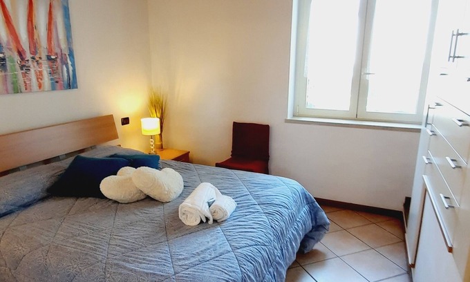 Desenzano del Garda Apartment | ESMERA APARTMENT NEAR THE CENTER WITH PRIVATE PARKING AND FREE WIFI