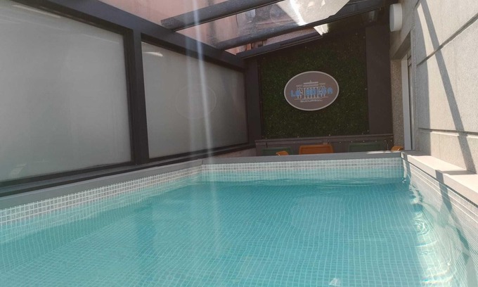 Vilagarcia de Arousa Condo | Espectacular Ático con Piscina en el Centro