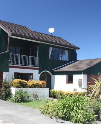 Gisborne Apartment | Esplanade Townhouse