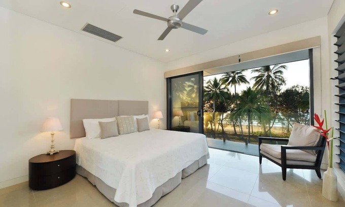 Port Douglas House | Esplanade Villa Port Douglas - Perfect location
