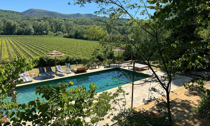 Lamalou-les-Bains House | Estate with large swimming pool overlooking vineyards