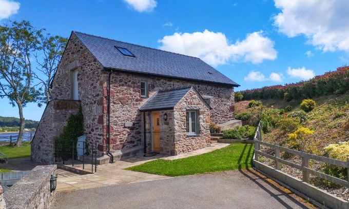 Dulas House | Estuary Cottage