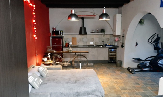 Sant Just Desvern Apartment | Estudi Desvern a 5 Minuts de Barcelona i a Prop de les Universitats