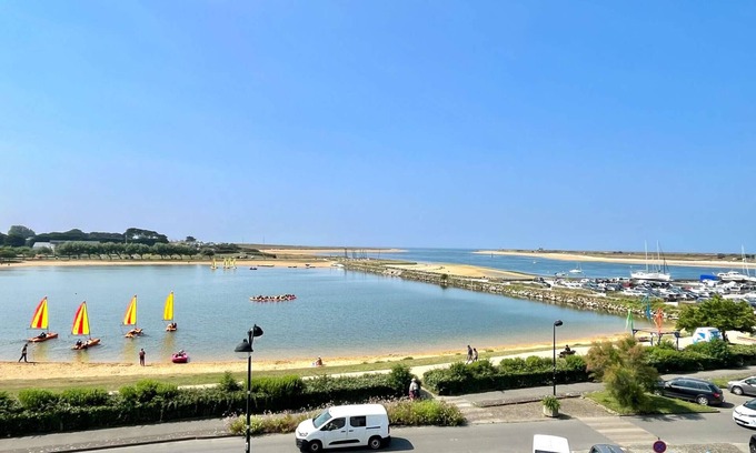 Etel Apartment | Étel: 2-Room Apartment 37 sqm - Balcony and Parking