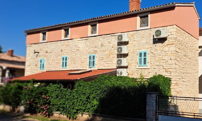 Muntic Apartment | Eti and Mia holiday apartments