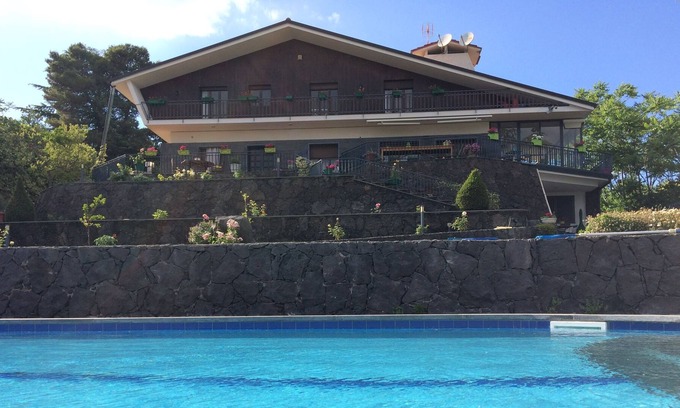 Nicolosi Villa | Etna Luxury Home - Luxurious and panoramic villa on Etna with swimming pool and tennis court.