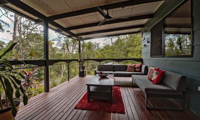 Palmwoods House | Eudlo Rest- Amongst the Treetops