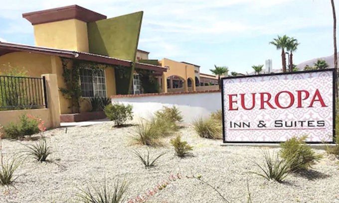 Desert Hot Springs Hotel | Europa Inn & Suites
