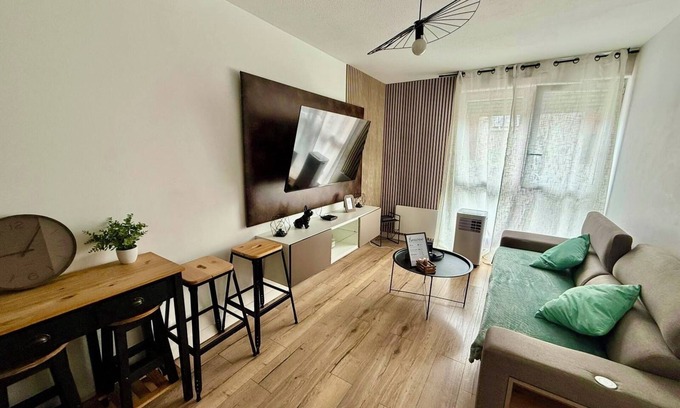 Aucamville Apartment | Evasion chic à Aucamville - Attractive modern T2 - Secure private parking-Clim