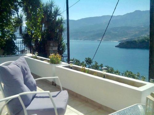 Evdilos House | Evdilos' Balcony