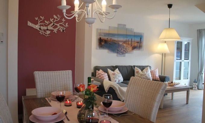 Born auf dem Darss Apartment | Evening sun - balcony, barbecue area, close to the Bodden, Baltic Sea 6km away, washing machine g.G., WLAN