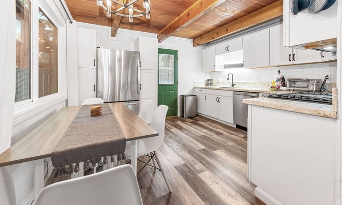 Sugarloaf House | Ever Serene Cabin