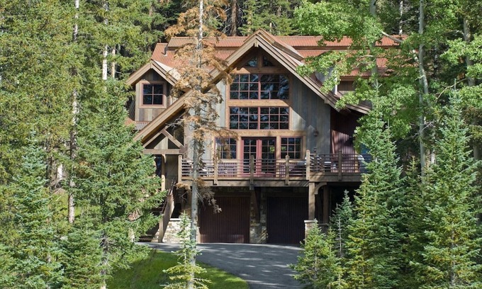 Mountain Village House | Evercrisp - Ski in/out - Private Hot Tub-2 King En Suite Rooms-Bunk Room