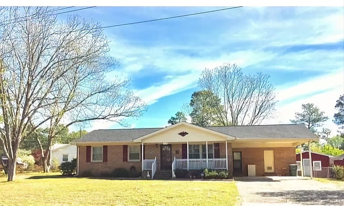 Fayetteville House | Evergreen Estates 3-Bedroom house Fayetteville w/rental car available msg host