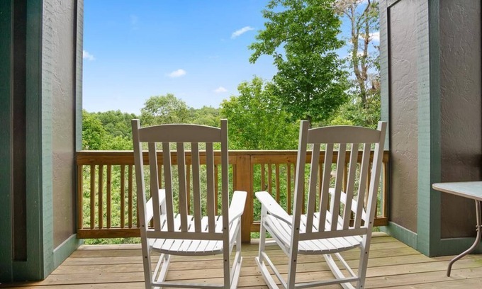 Foscoe Condo | Evergreens 1022 - Mountain Condo, Gated Resort, Indoor/Outdoor Pools and Hot Tub, Fitness Area, F.