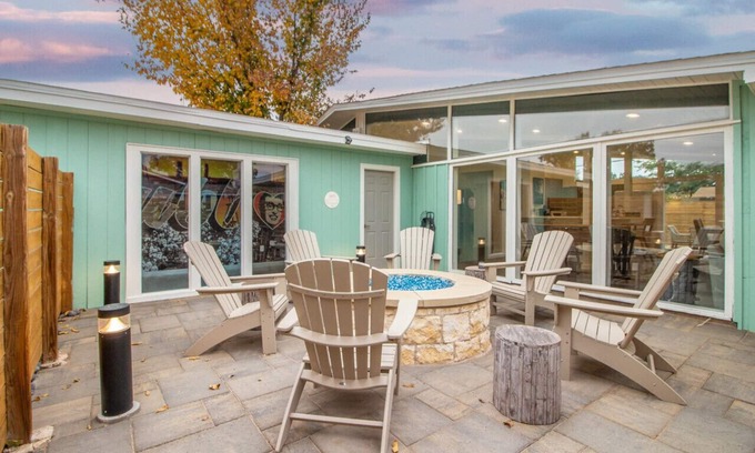 Lubbock House | Evermore LBK: Open & Bright Home + Amazing Firepit!