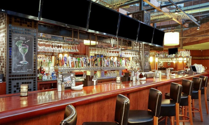 Matteson House | Everthing Matteson has to offer at Your Arms Reach! 3 Great Units, Free Parking