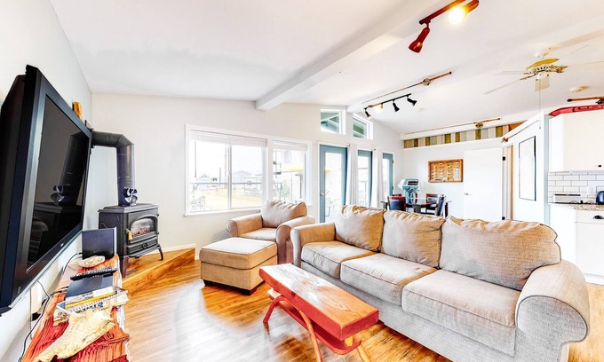 Coupeville House | Evinrude Escape | House in Coupeville with boat launch & beach access