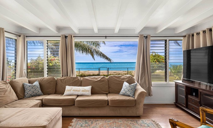 Ewa House | Ewa Beachfront Cottage: Beachfront w/Yard & Oceanviews - Your Nostalgic Aloha!