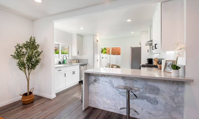 Park Mesa Heights House | Excellent 2BD 2BR Home in South Los Angeles with Outdoor Space - Sleeps 10