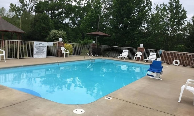 Cabot House | Excellent Choice! w/Free Parking & Breakfast, Pet-friendly Property!