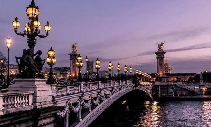 Notre Dame Apartment | Exceptional 1br on Île Saint-Louis with Beautiful Seine Views