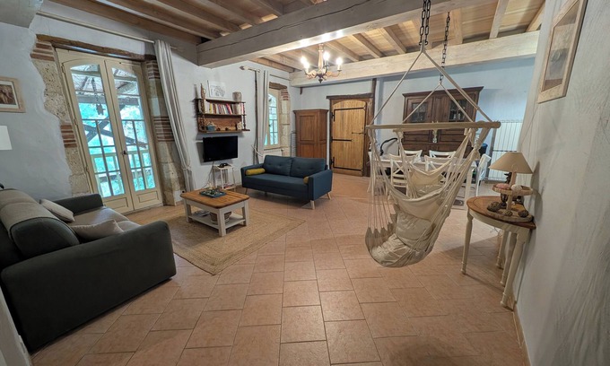 Fleurance House | Exceptional apartment in a 14th c. mill. Pets welcome!