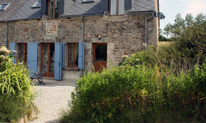 Plemet House | Exceptional holiday home: flexible bedroom layout, ideal for families or friends