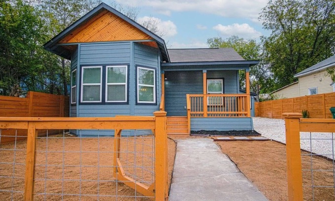 Historic Garderns House | Exceptional Home So Close to Riverwalk & Downtown!