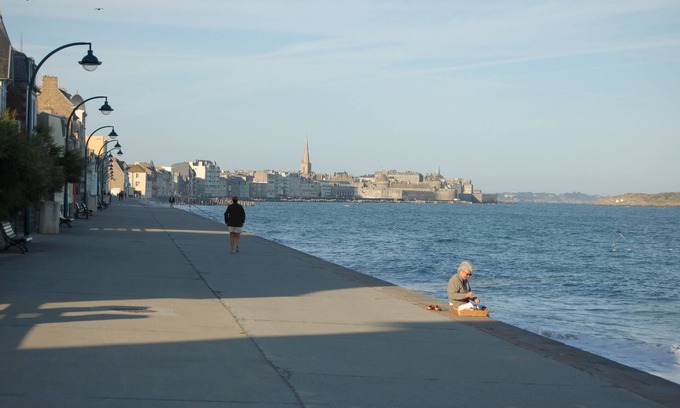 Courtoisville-Sillon-Moka House | Exceptional location with sea view and barefoot access to the beach