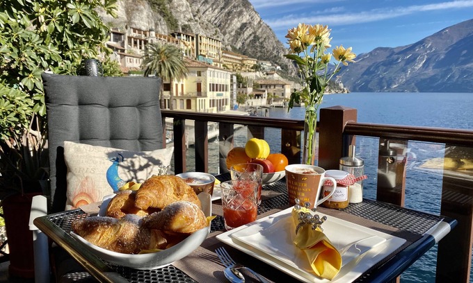 Limone sul Garda Apartment | EXCLUSIVE 65M2 APARTMENT BOUGANVILLE FRONT LAKE BALCONY