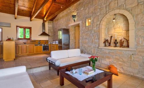 Asteri Villa | Exclusive Crete Villa Villa Myrrini 3 Bedroom Private Pool Rethymnon