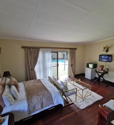 Greater Johannesburg Metropolitan Area House | Exclusive Private Room in Joburg No loadshedding