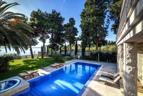 Split Villa | Exclusive Seafront Villa 5 Bedrooms Villa Mestro Outdoor Pool & Magical Sea Views Split