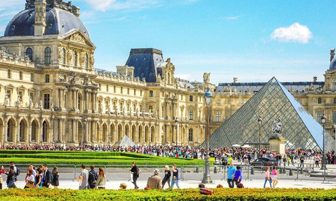 Les Halles Apartment | Exclusive Suite Apartment With Aircon In Louvre