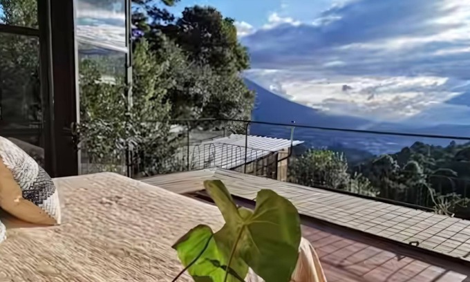 San Mateo Milpas Altas House | Exclusive Villa with Vista to the Volcano and Luxury Amenities