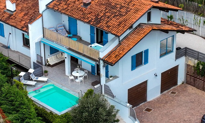 Monforte d'Alba Villa | Exclusive Villa with pool and penthouse in Barolo wine area