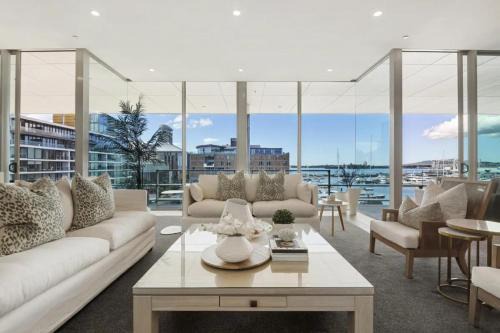Auckland Central Business District Apartment | Exclusive Waterfront Penthouse