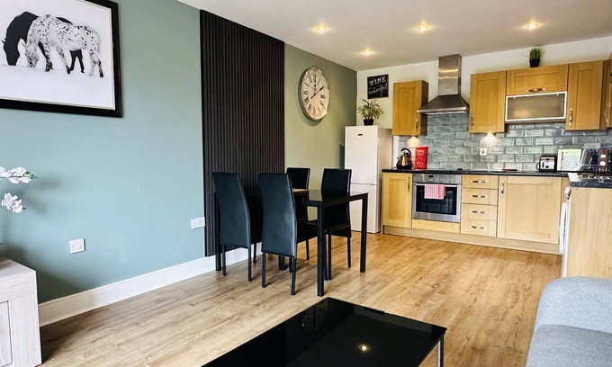 Derby Apartment | Executive Apartment with Balcony