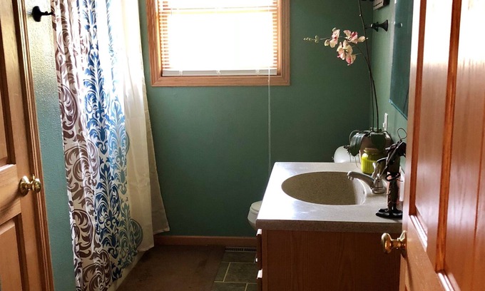 Warrens House | Executive Bedroom conveniently located right off of I-94