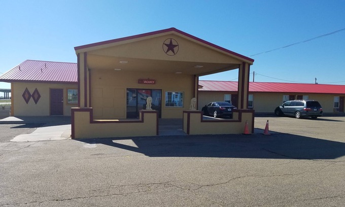 Panhandle Hotel | Executive Inn
