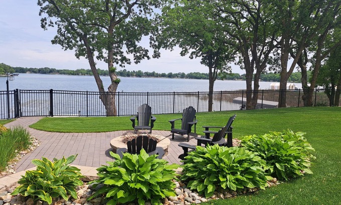 Detroit Lakes House | Executive Long Lake Home, Detroit Lakes
